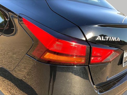 Used 2024 Nissan Altima 2.5 SR FWD image 29