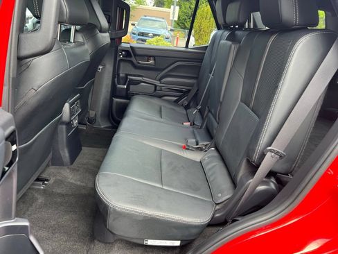 Certified 2025 Toyota 4Runner Limited w/ Tow Technology Package AWD/4WD image 17