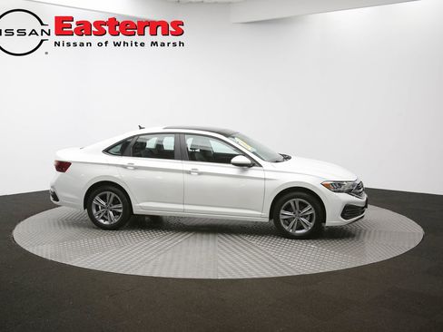 Used 2023 Volkswagen Jetta SE w/ Panoramic Sunroof Package image 60