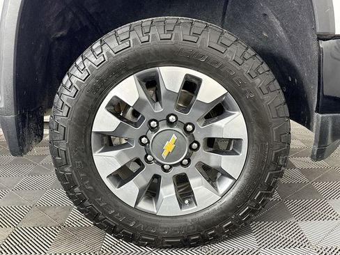 Used 2022 Chevrolet Silverado 2500 Custom w/ Custom Value Package image 29