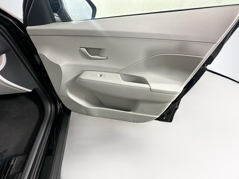 Used 2025 Hyundai Kona SEL FWD image 30