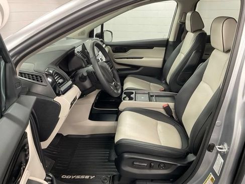 Certified 2026 Honda Odyssey Elite image 25