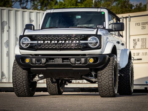 New 2025 Ford Bronco Badlands image 8