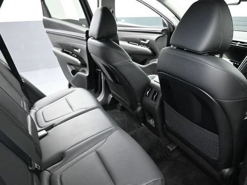 Used 2024 Hyundai Tucson Limited FWD image 15
