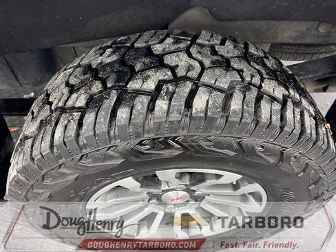 Used 2023 GMC Sierra 1500 AT4 w/ Technology Package AWD/4WD image 21