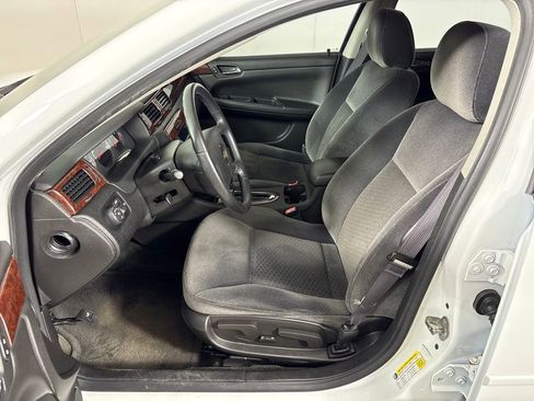 Used 2011 Chevrolet Impala LT FWD image 27