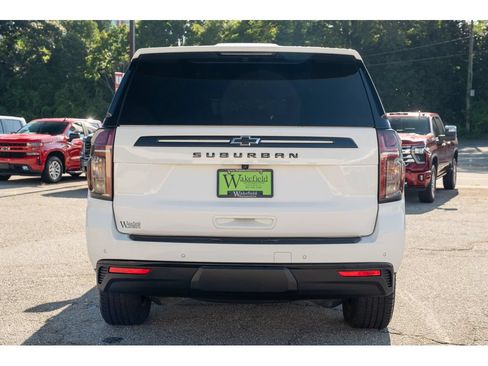 Used 2023 Chevrolet Suburban Z71 AWD/4WD image 7
