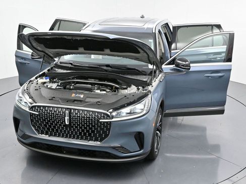 Used 2025 Lincoln Aviator Reserve w/ Equipment Group 201A image 47