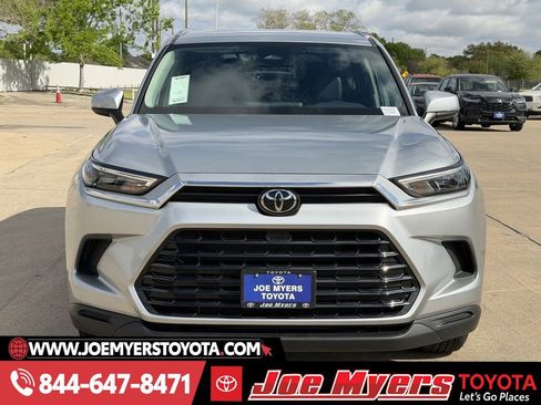 Used 2025 Toyota Grand Highlander FWD image 3