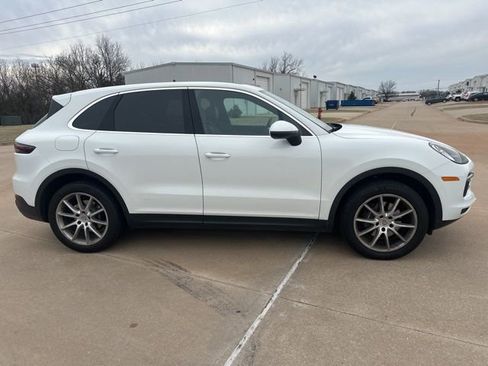 Used 2020 Porsche Cayenne image 6