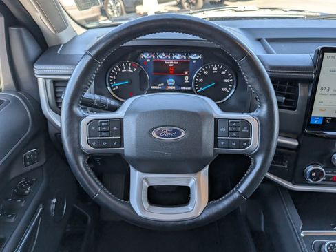 Used 2024 Ford Expedition Max XLT image 15