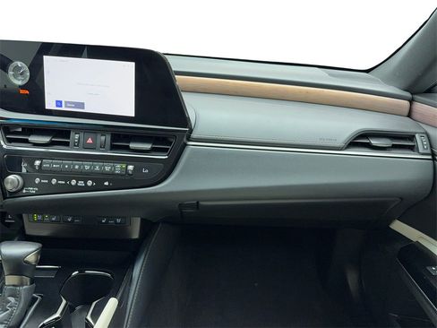 Used 2024 Lexus ES 350 w/ Premium Package image 19