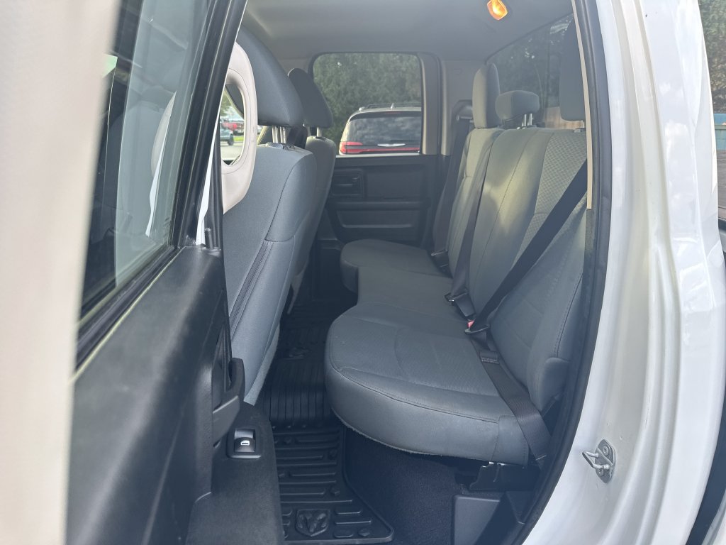Used 2017 RAM 1500 Express AWD/4WD image 16