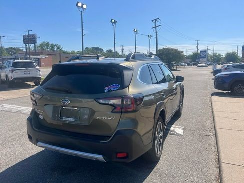 Used 2023 Subaru Outback Limited AWD/4WD image 4