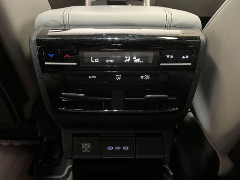 Certified 2025 Acura MDX SH-AWD w/ Technology Package image 16