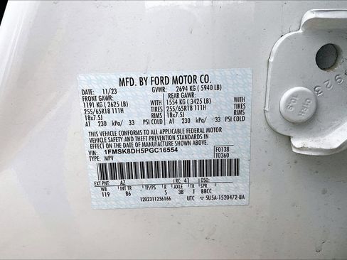 Used 2023 Ford Explorer XLT AWD/4WD image 21