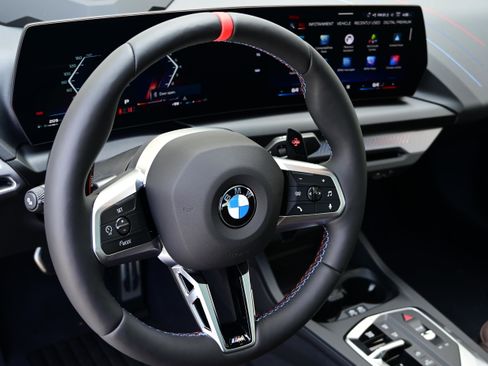 Used 2025 BMW M235i xDrive w/ Premium Package image 9