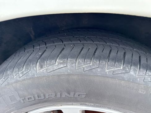 Used 2015 Nissan Pathfinder SV image 4