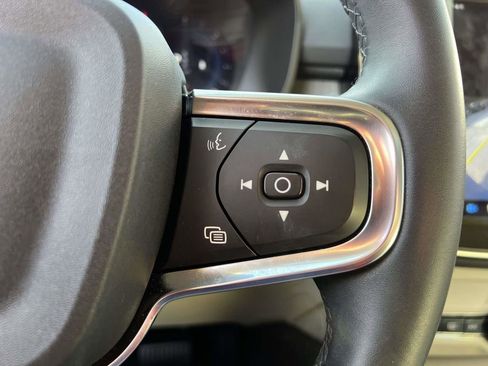 Used 2023 Volvo XC40 B5 Ultimate w/ Climate Package image 30