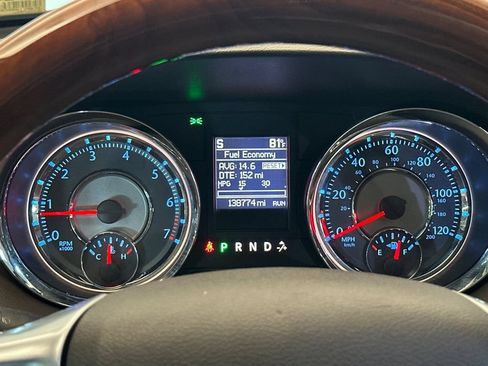 Used 2012 Chrysler Town & Country Limited w/ Luxury Group FWD image 27