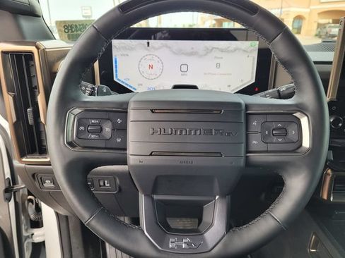 Certified 2025 GMC Hummer EV 2X AWD/4WD image 26
