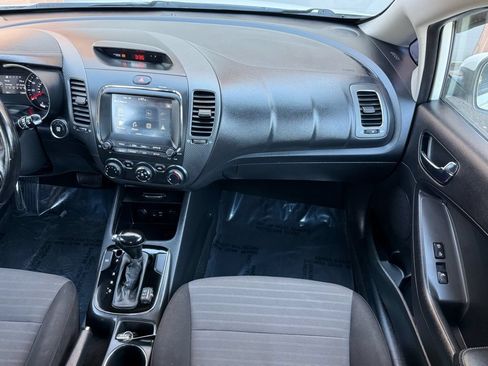 Used 2018 Kia Forte S w/ S Technology Plus Package FWD image 23