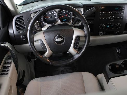Used 2010 Chevrolet Silverado 1500 LT w/ Regional Value Package image 4