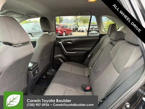 Used 2021 Toyota RAV4 XLE AWD/4WD image 20