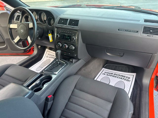 Used 2010 Dodge Challenger R/T RWD image 13