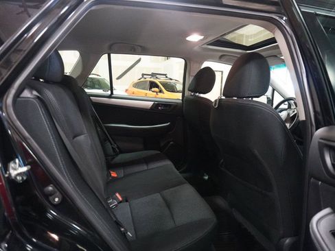 Used 2017 Subaru Outback 2.5i Premium image 10