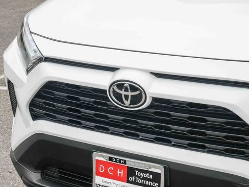 Certified 2025 Toyota RAV4 XLE FWD image 5