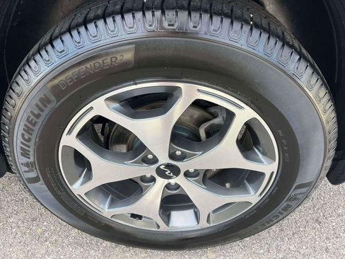 Used 2022 Kia Telluride EX image 37