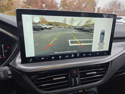 Used 2023 Ford Escape SE w/ Class II Trailer Tow Package image 25