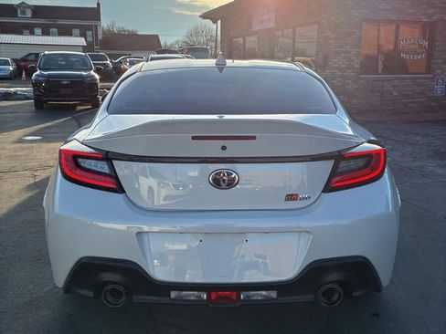 Used 2025 Toyota GR86 Premium w/ Performance Package image 5