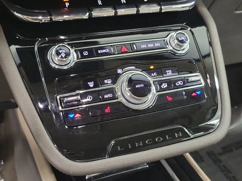 Used 2021 Lincoln Corsair Standard image 30