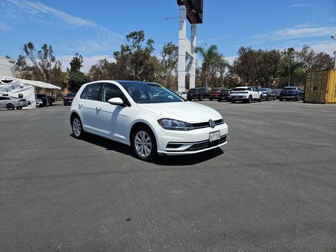 Used 2021 Volkswagen Golf 4-Door FWD image 3