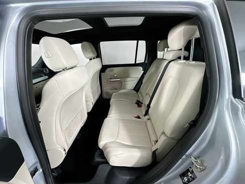 Used 2026 Mercedes-Benz GLB 250 4MATIC image 23