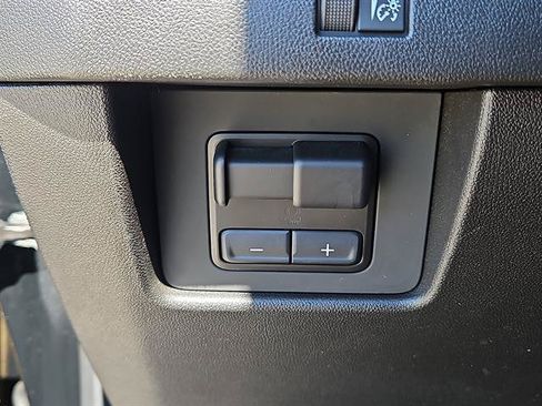 Used 2025 Chevrolet Colorado Trail Boss AWD/4WD image 19
