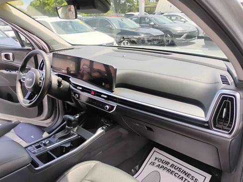 Used 2024 Kia Sorento S w/ Panoramic Sunroof Package FWD image 38