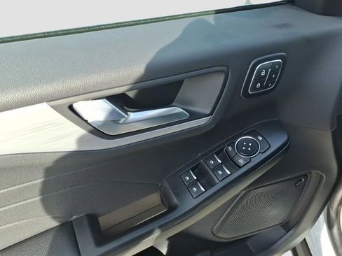 New 2026 Ford Escape SE w/ PHEV Premium Package image 13