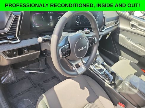 Certified 2025 Kia Sportage LX FWD image 7