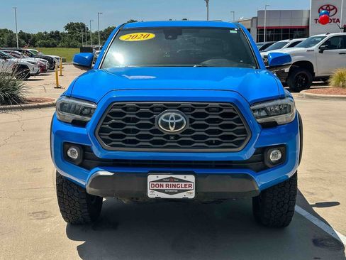 Used 2020 Toyota Tacoma TRD Off-Road w/ TRD Premium Off Road Package AWD/4WD image 8