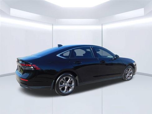 Used 2023 Honda Accord EX image 3