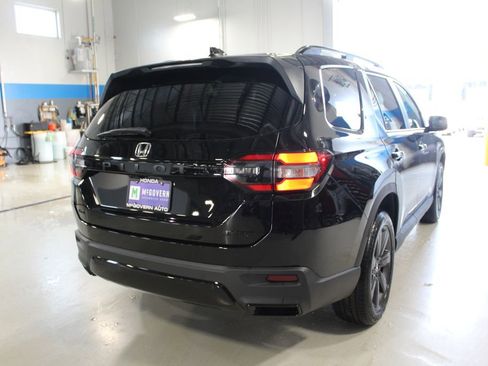 New 2026 Honda Pilot Sport image 13