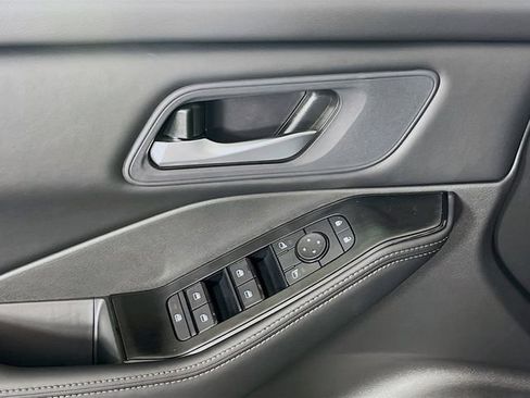 New 2026 Nissan Rogue SV FWD image 17