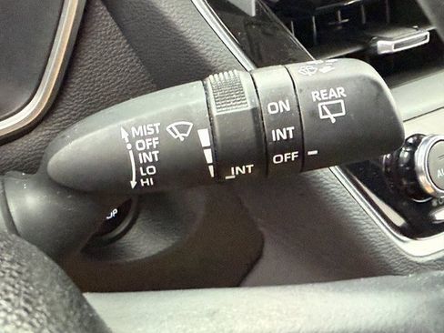 Used 2024 Toyota Corolla Cross XLE image 13