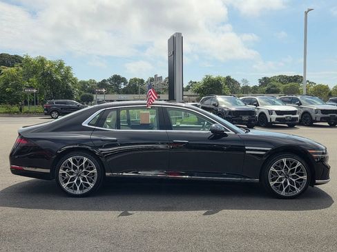Used 2025 Genesis G90 3.5T AWD/4WD image 3