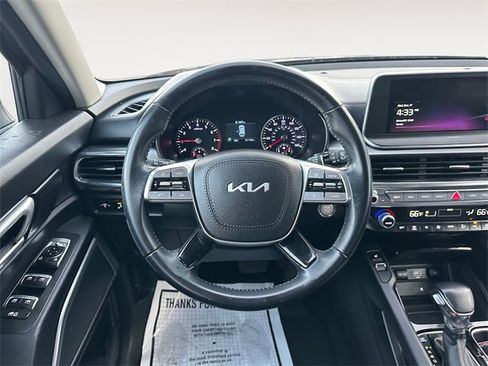 Used 2022 Kia Telluride S image 12