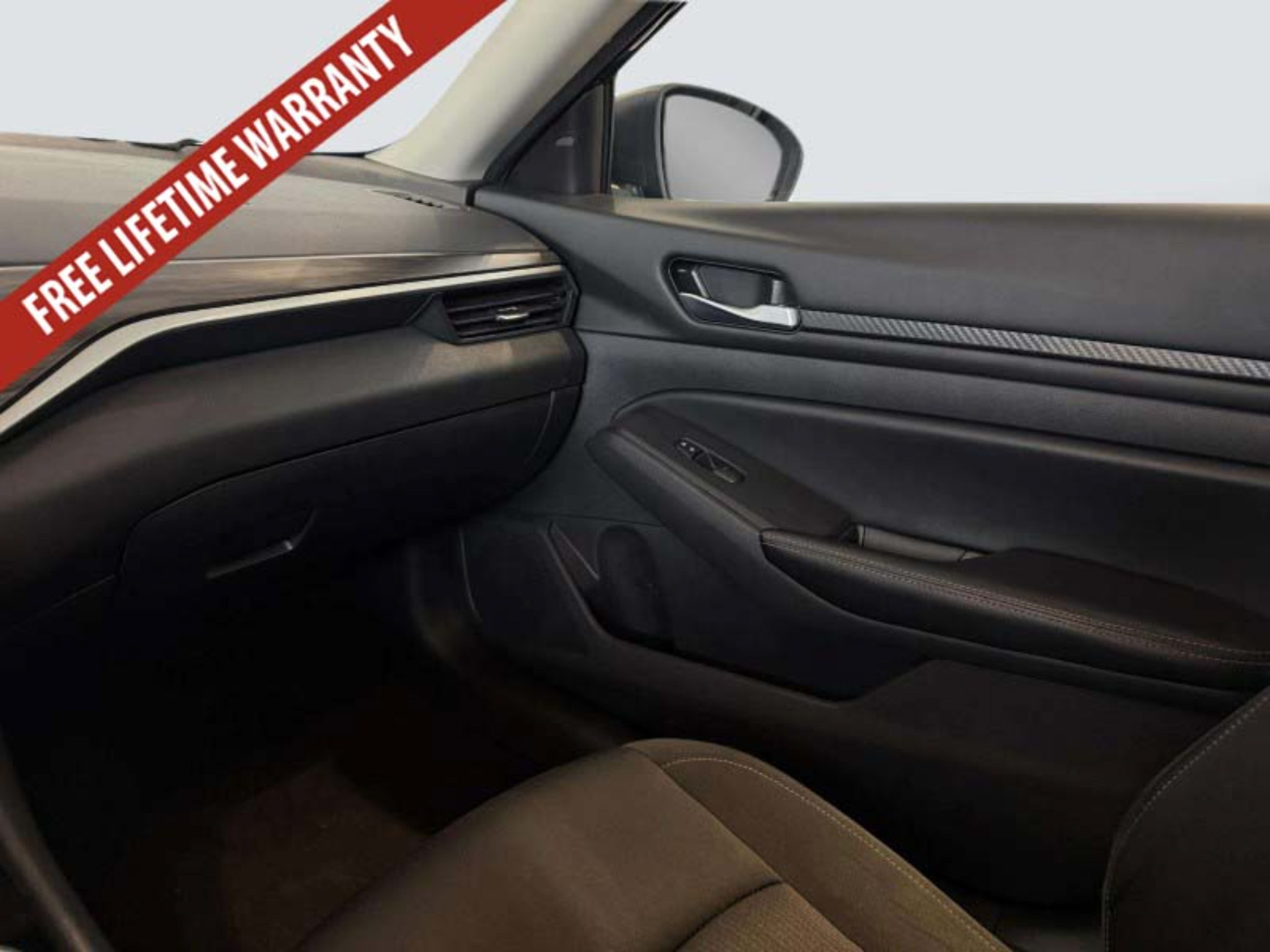 Used 2024 Nissan Altima 2.5 SV FWD image 24
