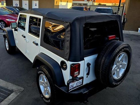Used 2018 Jeep Wrangler Unlimited Sport S AWD/4WD image 4
